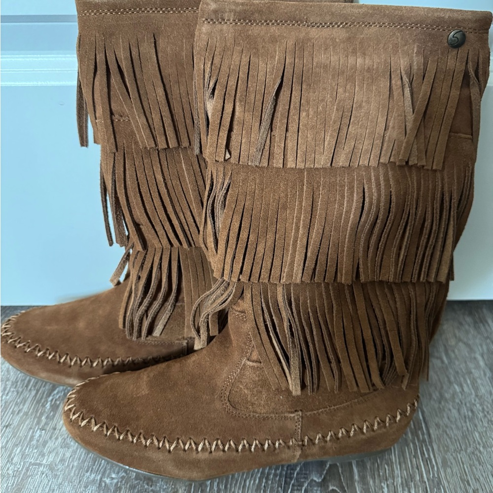 Women’s Size 7.5 Makalu Nalani Faux Suede Fringe Boots, New in Box